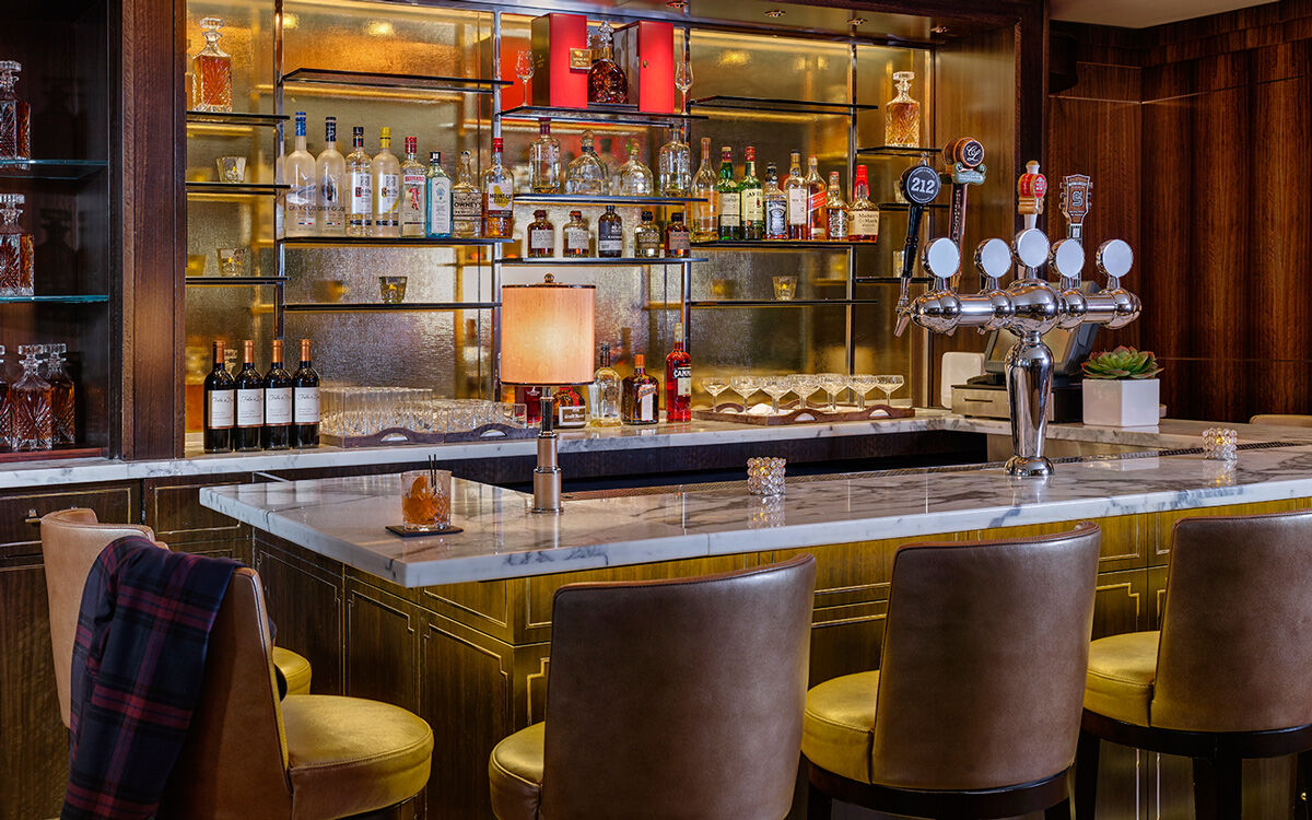 Westhouse Hotel New York Dış mekan fotoğraf The bar at the 1907