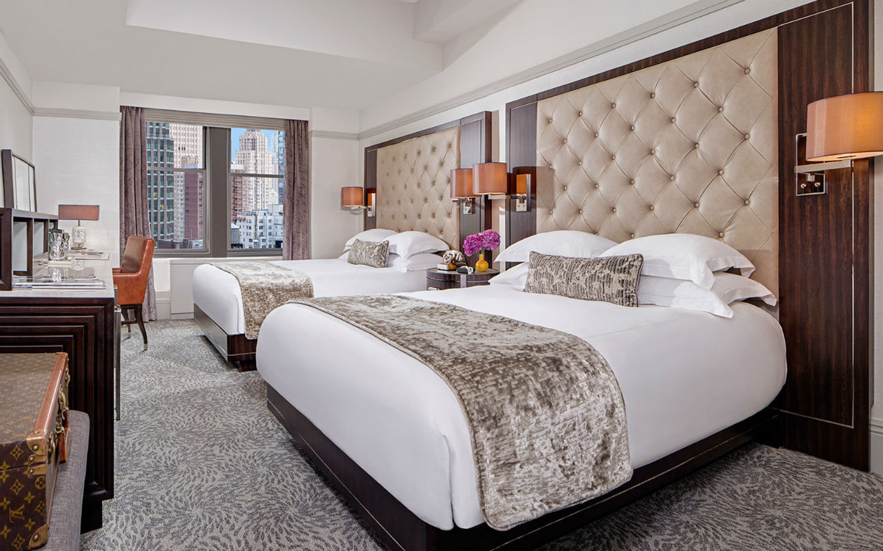 Westhouse Hotel New York Dış mekan fotoğraf A guest room at the Waldorf Astoria New York